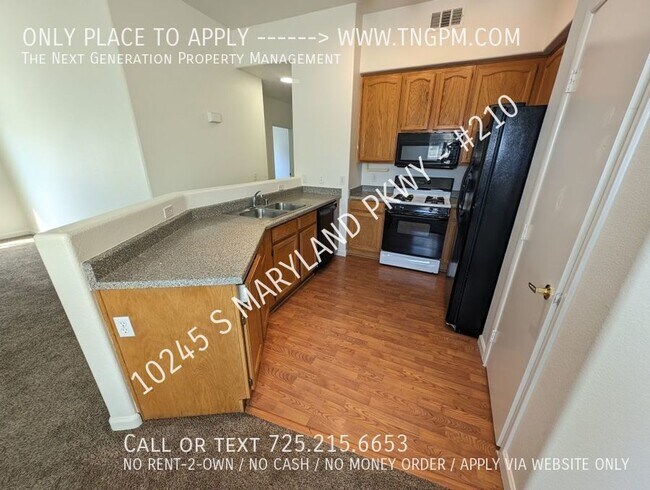 Building Photo - 10245 S Maryland Pkwy