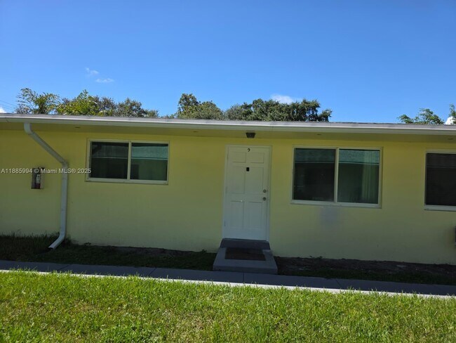 Primary Photo - 2312 Van Buren St