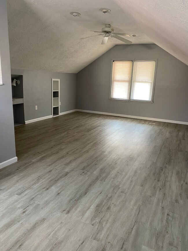 Building Photo - 11448 Columbia