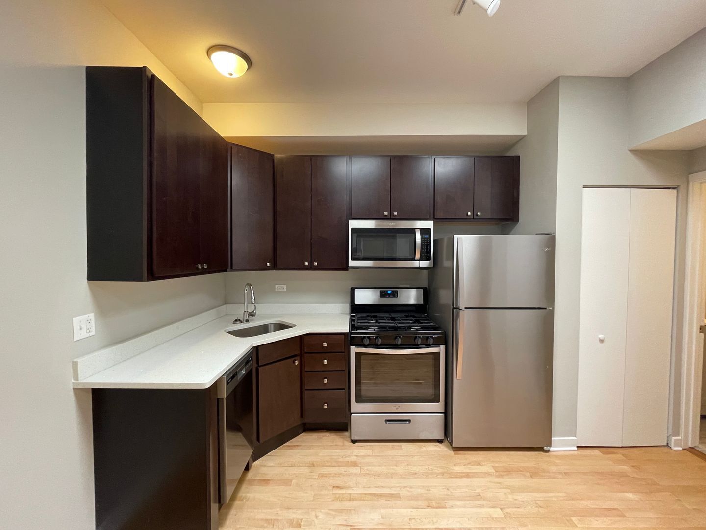 Building Photo - 4208 N Milwaukee Ave
