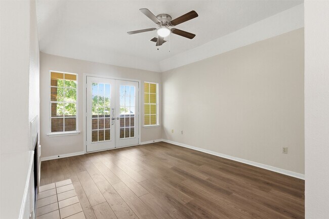 Building Photo - 5515 Strack Rd