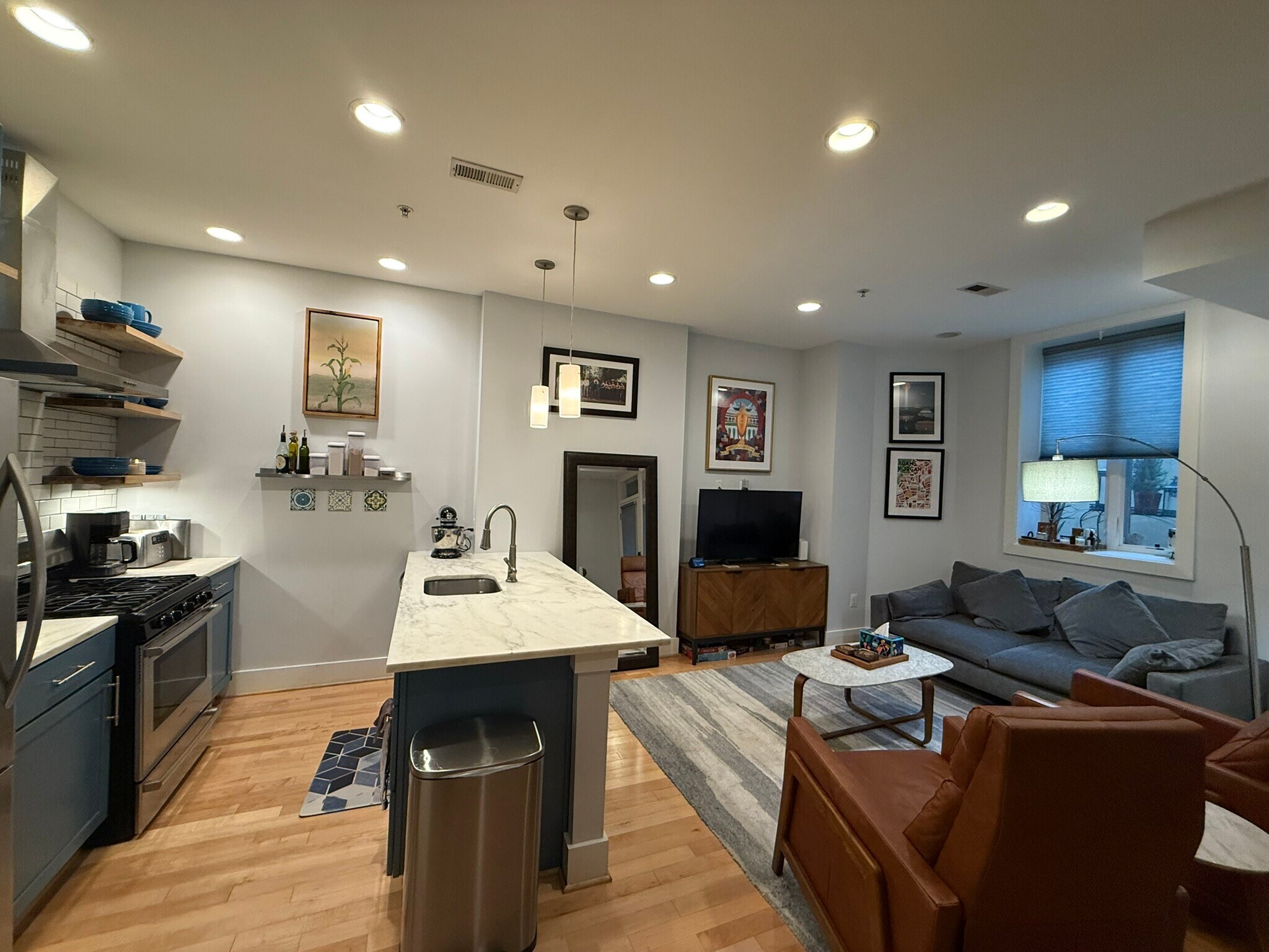 Building Photo - 1854 Mintwood Pl NW