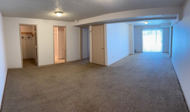 Building Photo - 1009