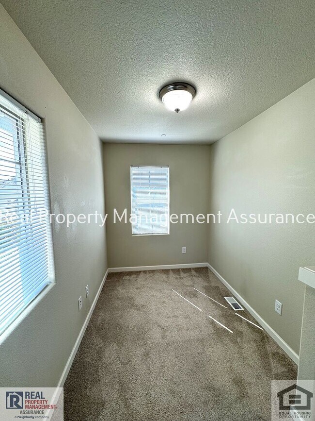 Building Photo - 13731 SW Silent Fox Terrace