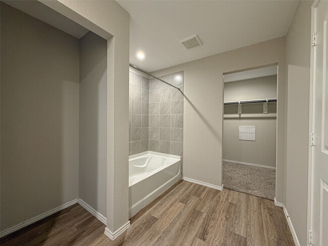 Building Photo - 12314 Morning Vis Dr