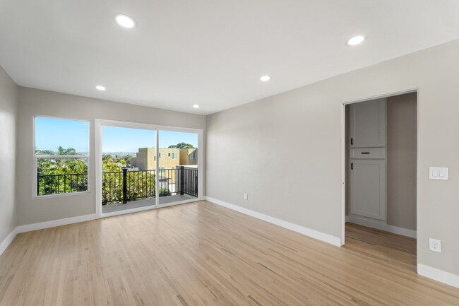 Building Photo - RECENTLY REDUCED! Beautifully Remodeled 3-...