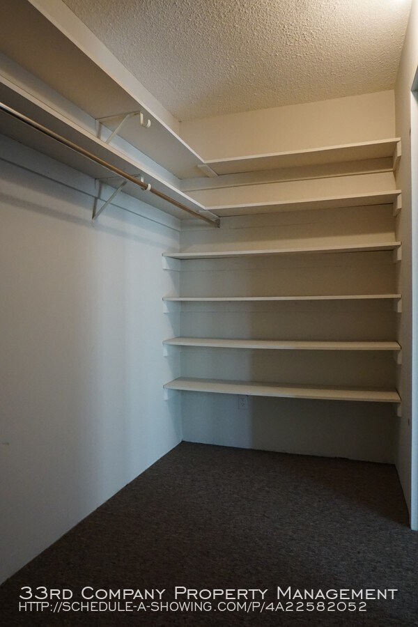 Building Photo - 207 5th Ave SW