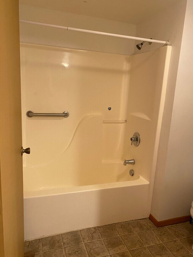 Building Photo - 132 N Bliss St