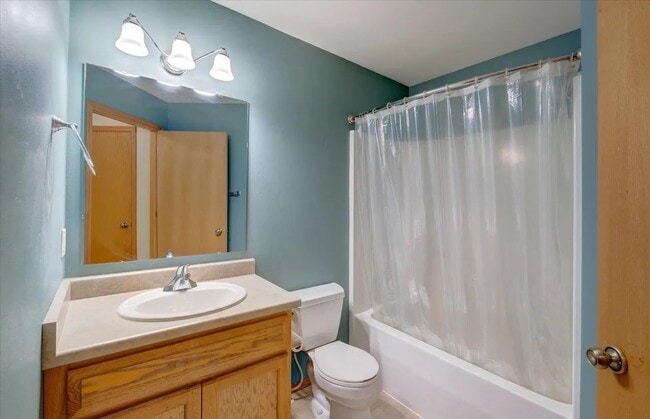 Building Photo - 1406 Dewberry Dr