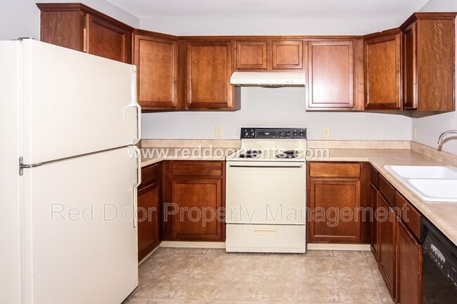 Building Photo - 15448 Gallow Ln