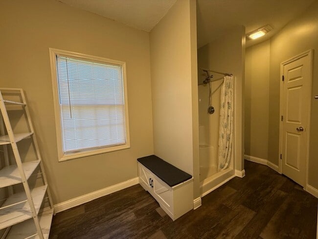 Building Photo - Maroa-Forsyth Ranch For Rent!