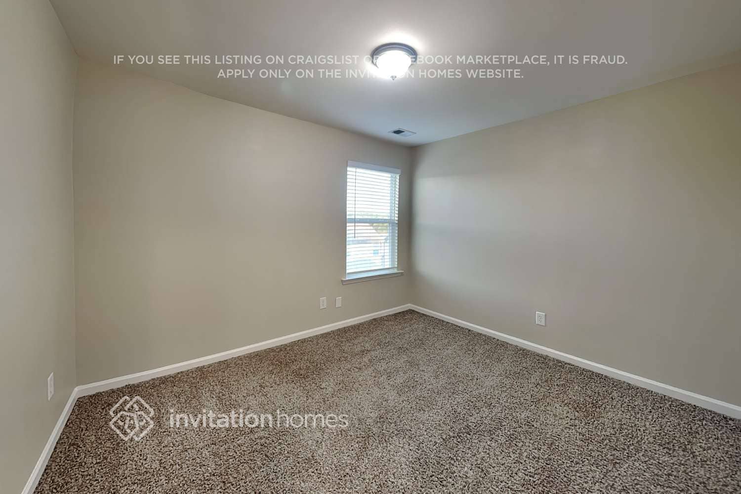 Building Photo - 925 Donington Cir SE