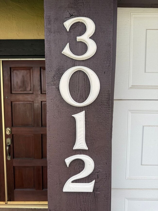 Building Photo - Spacious 4-Bedroom Home in Northeast Bakersfield