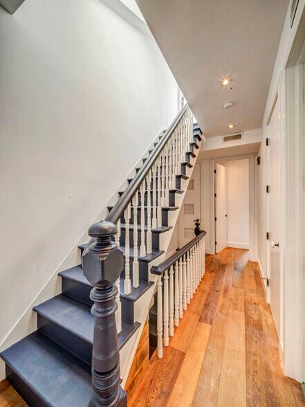 Internal Stairs - 607 Hancock St