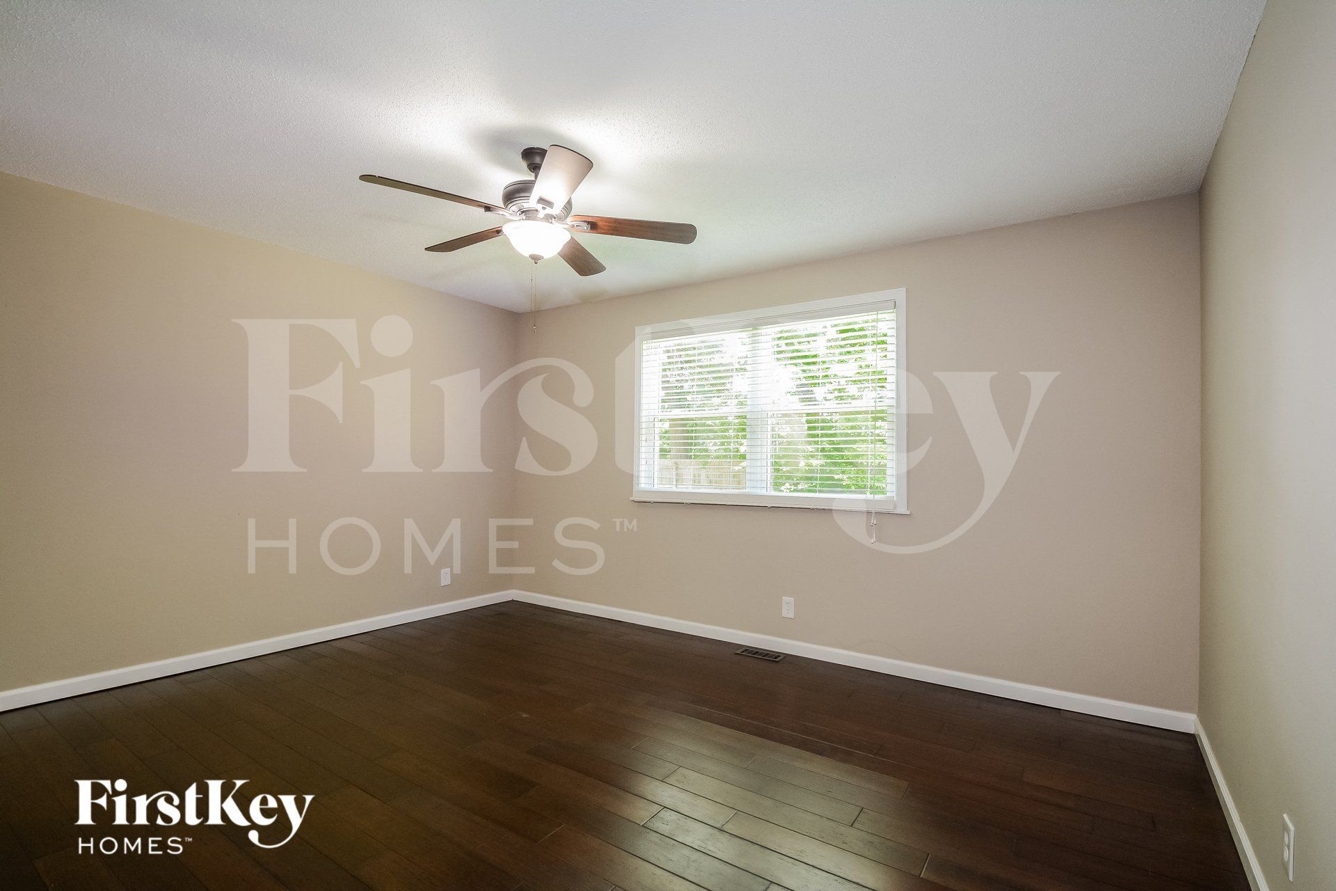 Building Photo - 3 Oak Point Ct