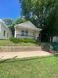 Building Photo - Cute 3 Bedroom Manchester Bungalow