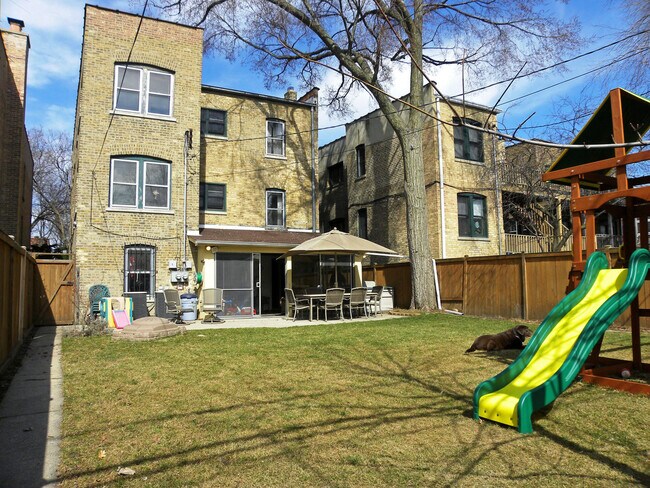 Building Photo - 1104 Hull Terrace