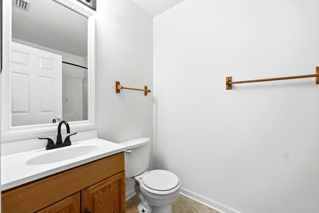 Building Photo - 3 Bedroom 2.5 Bathroom 1 car garage Single Family Home