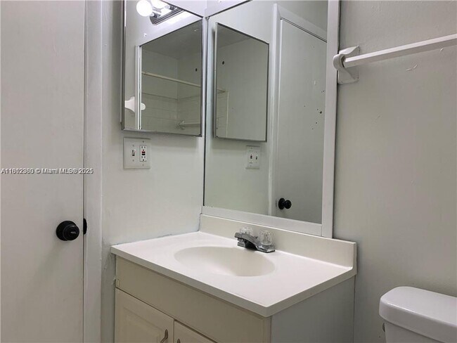 Building Photo - 3401 NW 44th St