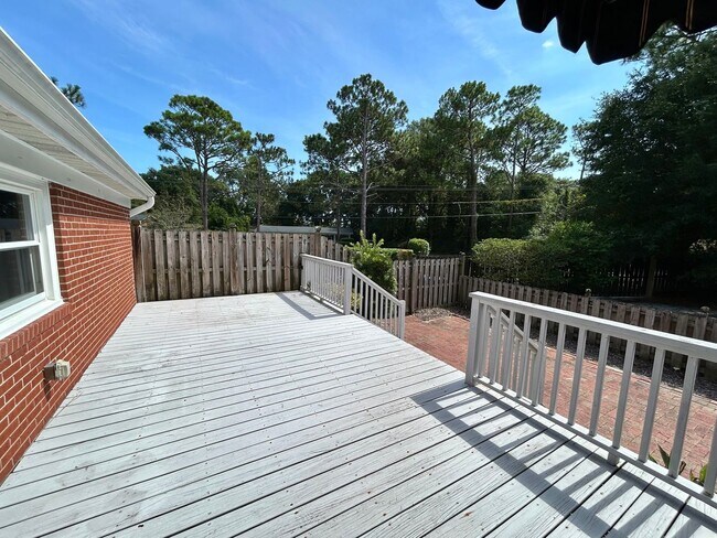 Building Photo - 766 Timber Ln