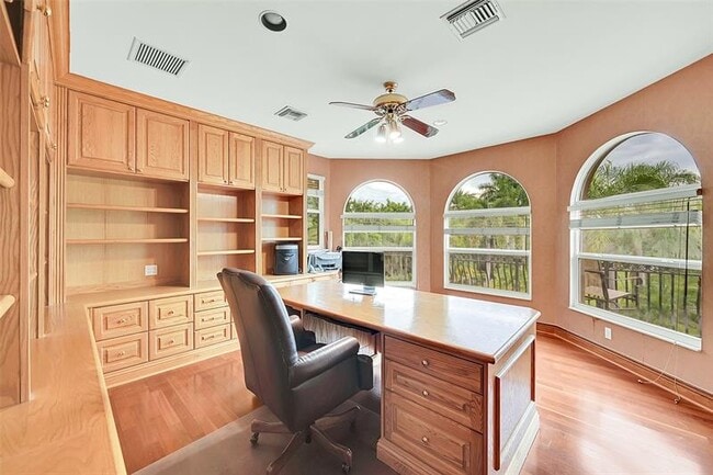 Building Photo - 4200 Coral Hills Dr