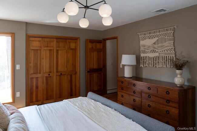 Building Photo - 42 Lake Pleasant Rd