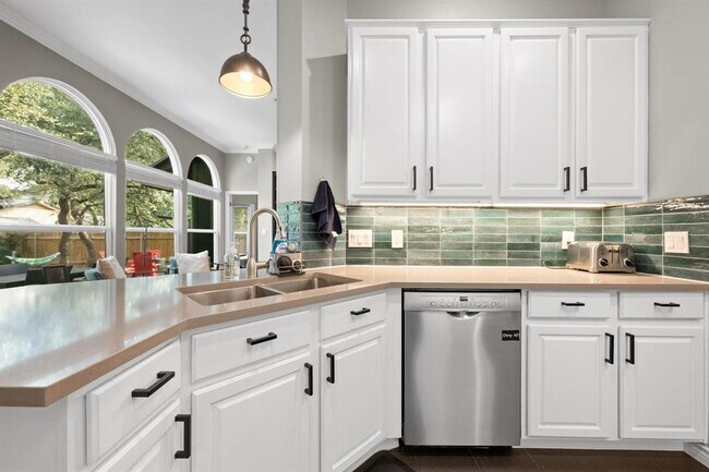 Building Photo - 8716 Bobcat Dr