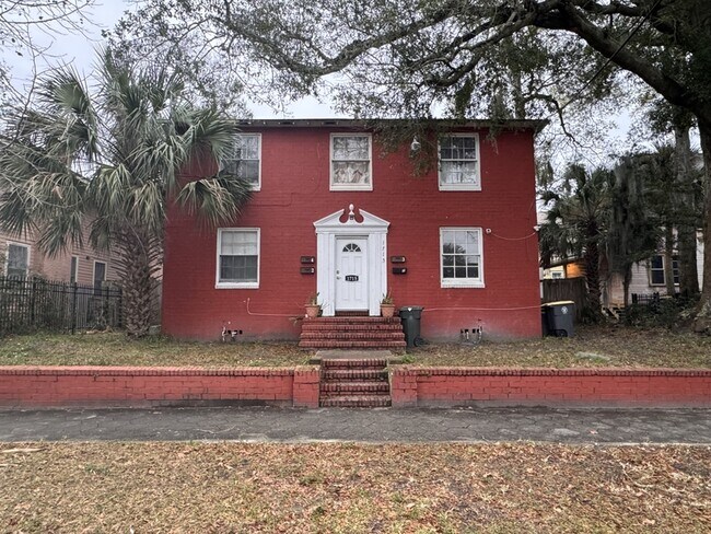 Building Photo - 1715 Perry St