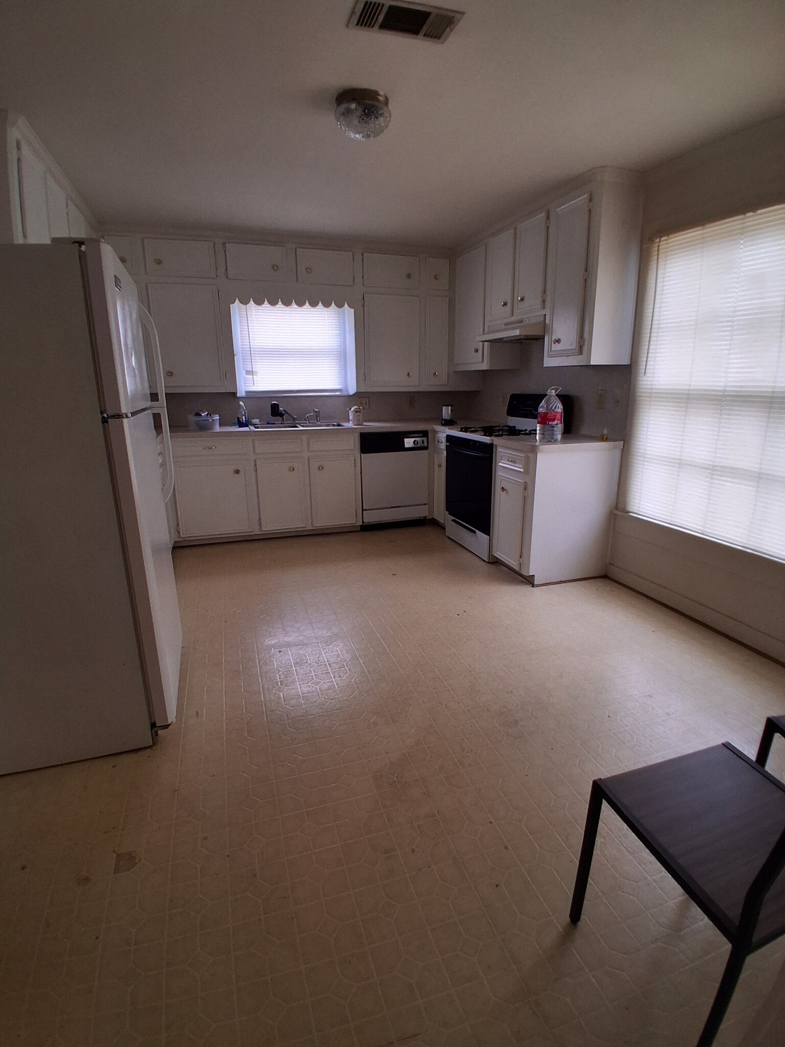 Building Photo - 204 Holderrieth Blvd