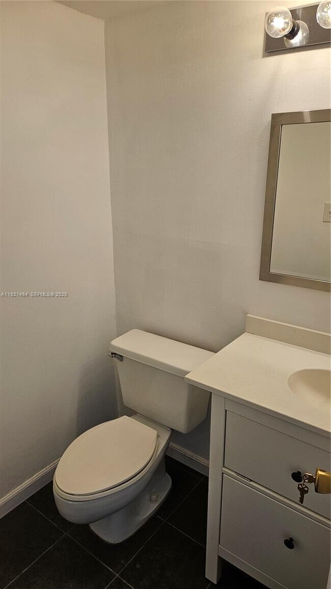 Building Photo - 404 NW 68th Ave