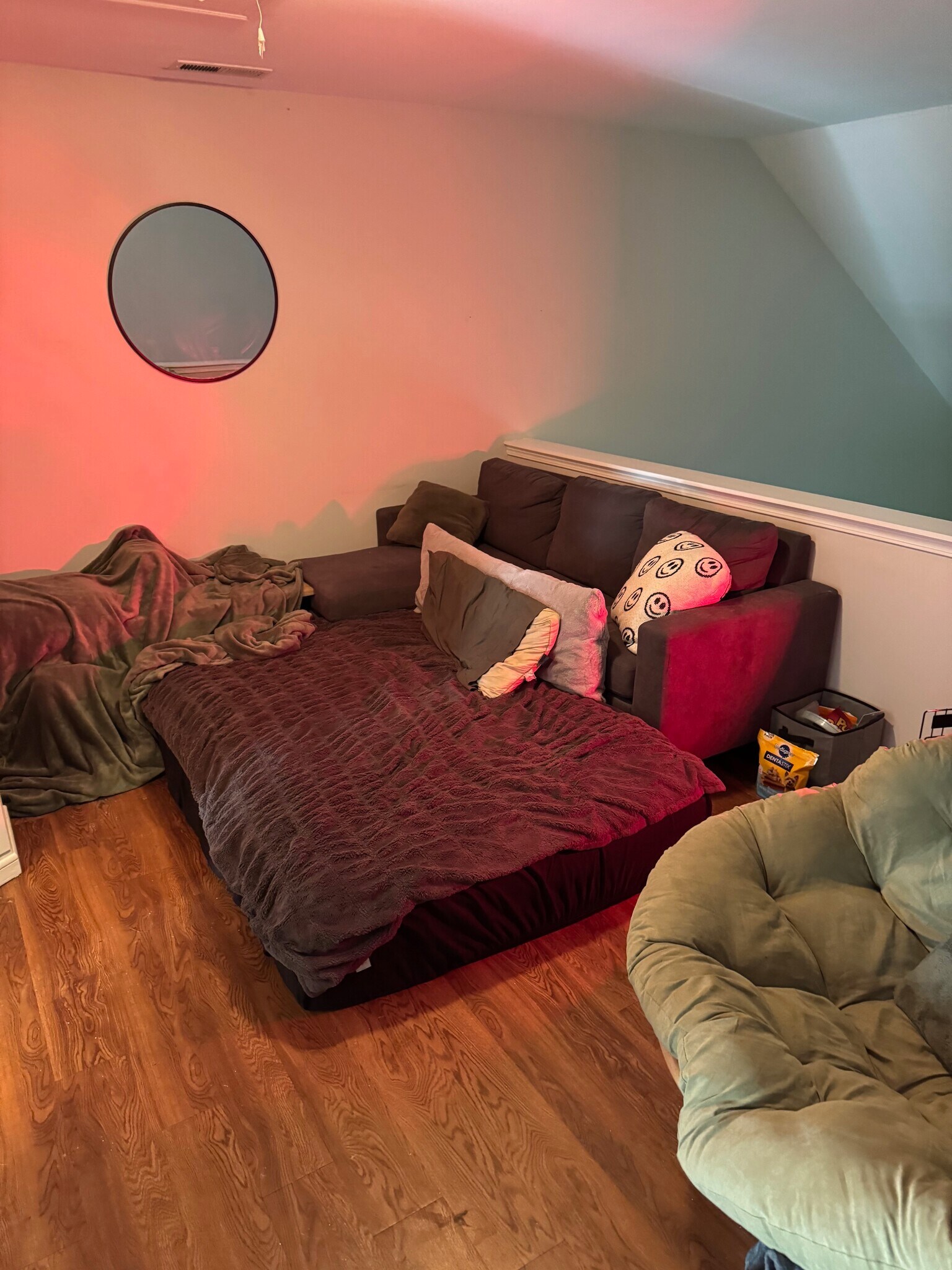 loft space - 844 Horton Rd