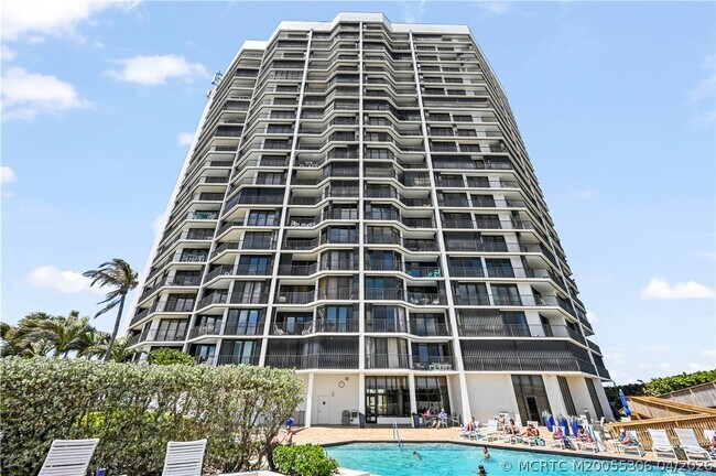 Building Photo - 9650 S Ocean Dr