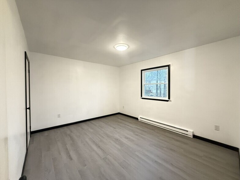 Building Photo - 8066 Red Squirrel Dr