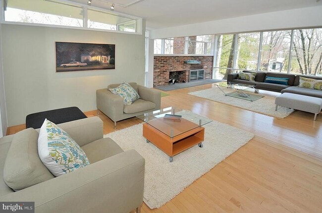 Building Photo - 2227 Glasgow Rd