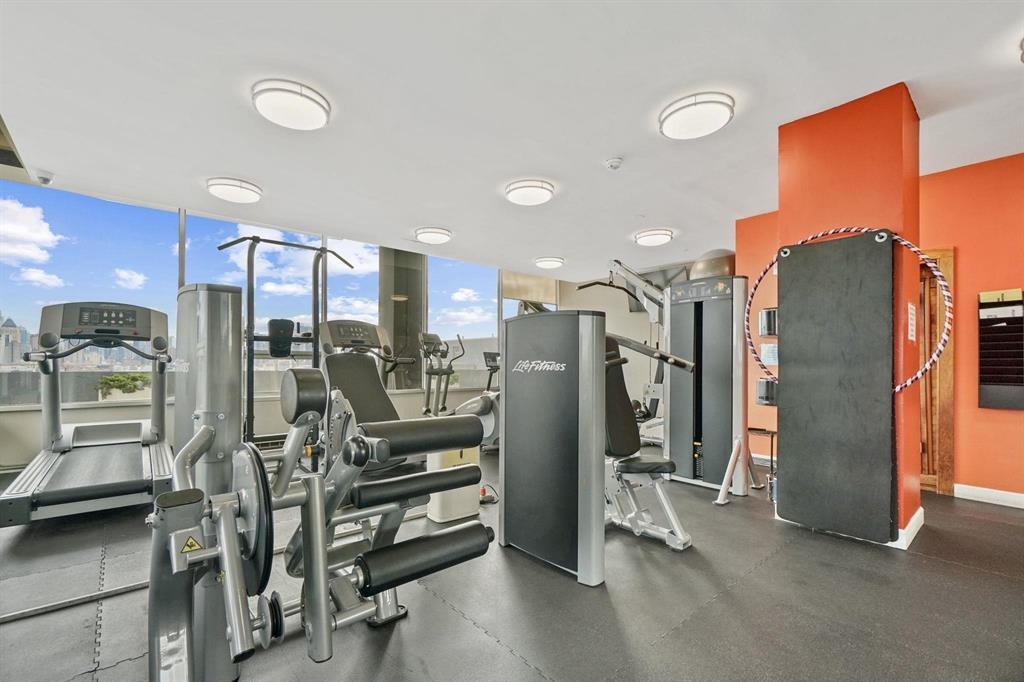 Building Photo - 6050 Boulevard E