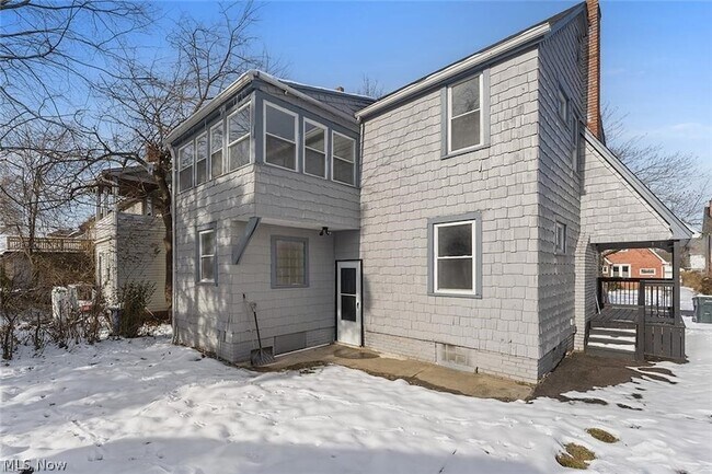 Building Photo - 3406 Henderson Rd