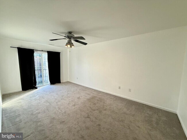 Building Photo - 9228 Blue Grass Rd