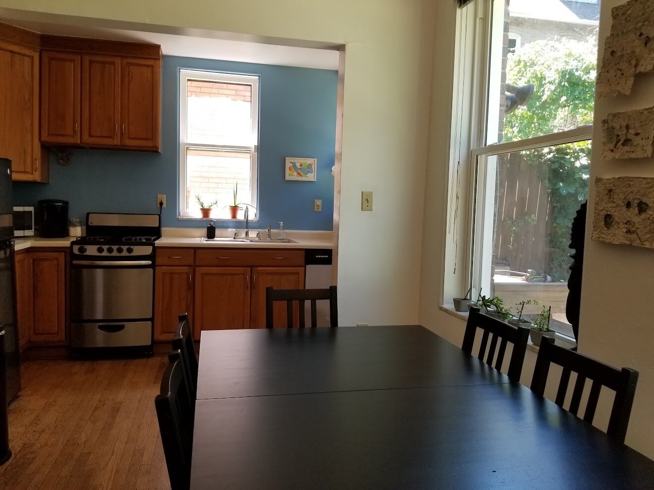 Open flow from Dining Room to the Kitchen - 1814 Shady Ave