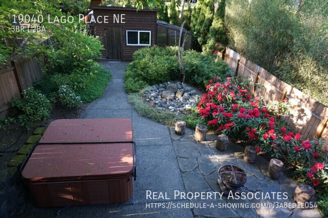 Building Photo - 19040 Lago Pl NE