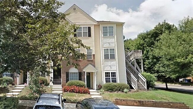 Building Photo - 2221 Mountain Mist Ct