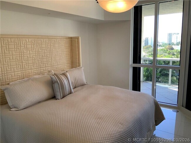 Building Photo - 3100 N Ocean Blvd
