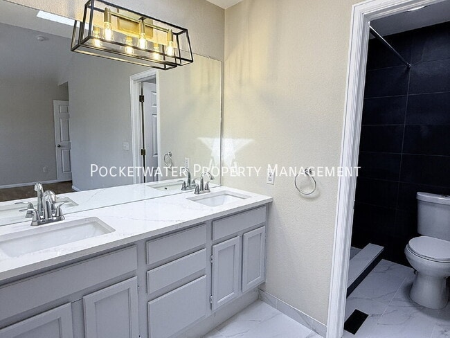 Building Photo - 575 Spruce Cir