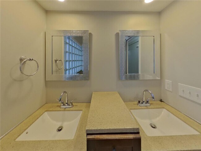 Building Photo - 803 Willard St W