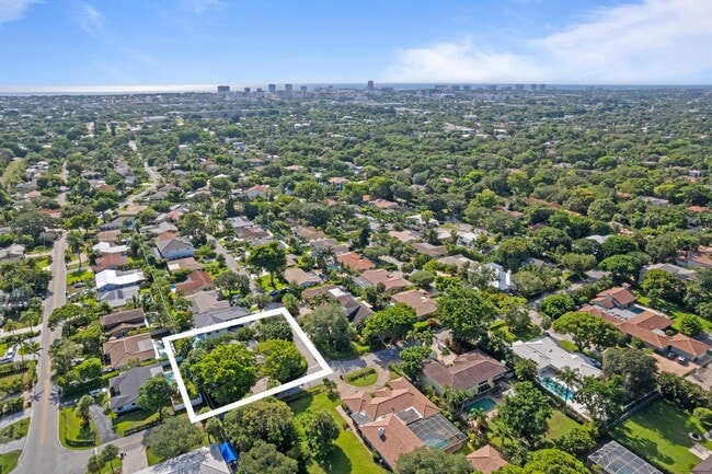Building Photo - 899 NW 6th Dr