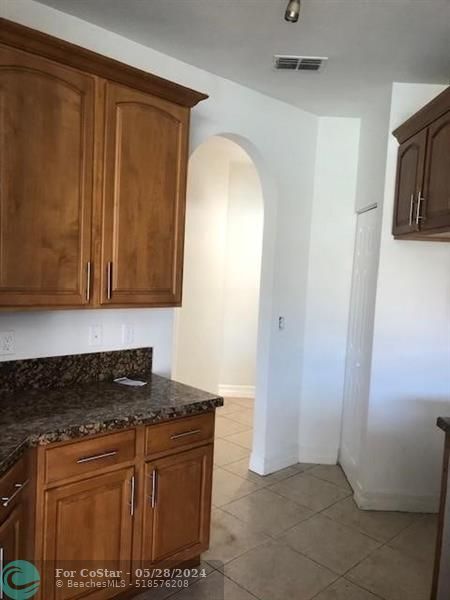 Building Photo - 1018 Pipers Cay Dr