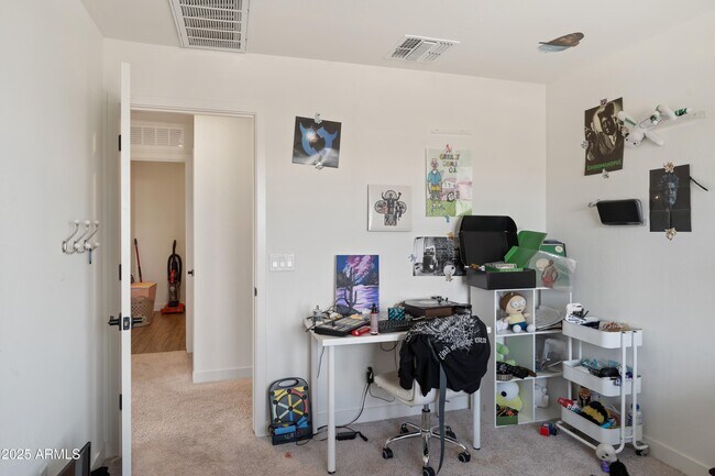 Building Photo - 7352 S Briarwood Ln
