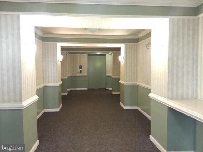 Building Photo - 13800 Farnsworth Ln