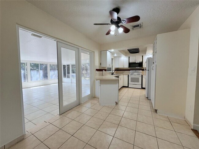 Building Photo - 7522 Laurel Springs Dr