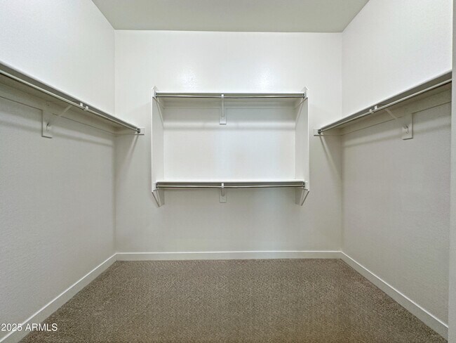 Building Photo - 9414 S 7th Pl