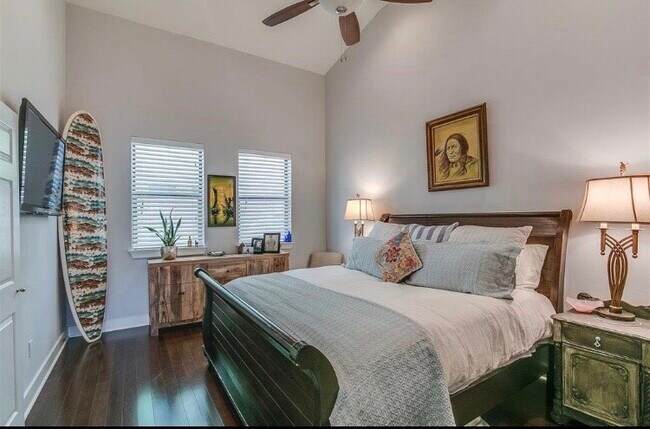 Building Photo - 1703 Patterson St